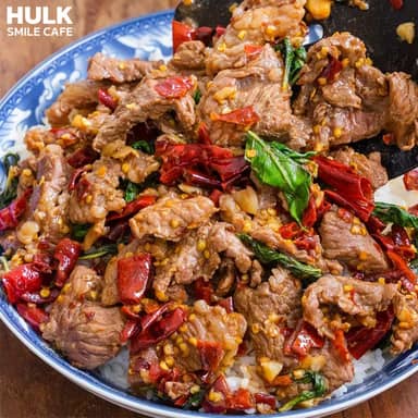 ฮักกะเพราไฟลุก - Hulk Smile Cafe