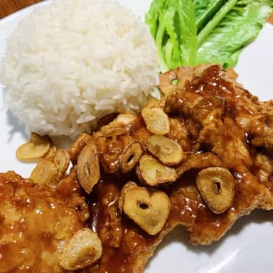 โคตรอร่อยข้าวไก่ทอดน้ำปลา